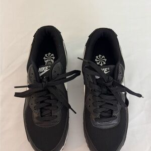 Nike Black and White Air Max Shoes 7.5